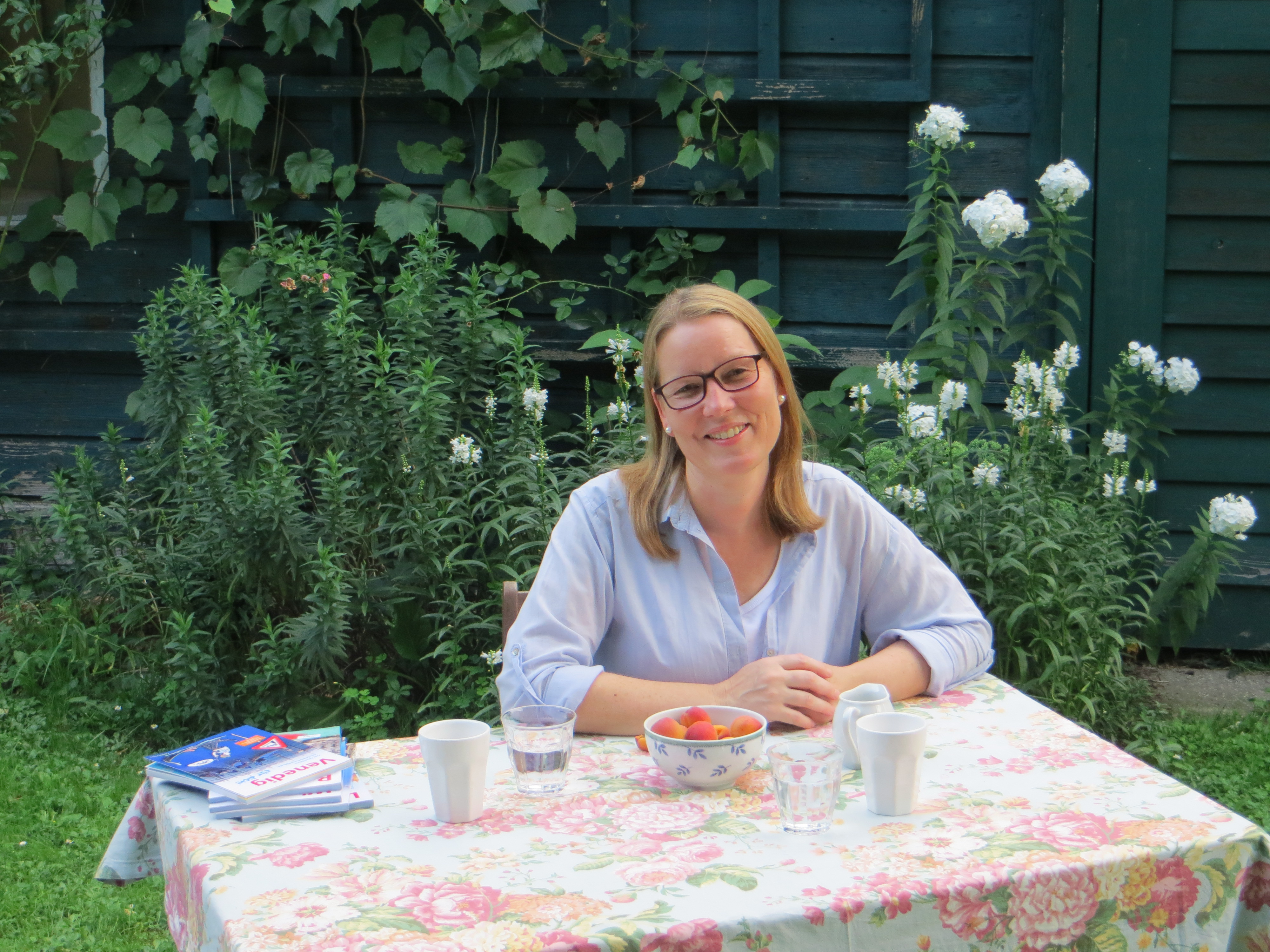 Kristina Pongracz, Autorin und Verlegerin,, lebt mit ihrer Familie in Wien.