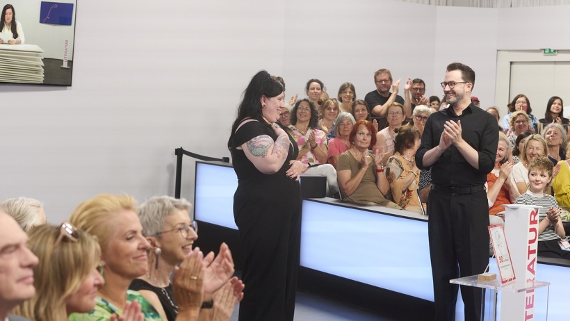 Η Laura Schätte κερδίζει το Βραβείο Ingeborg Bachmann 2026: Γιατί το «What Wear» έπεισε την κριτική επιτροπή και το κοινό – βραβείο βιβλίου